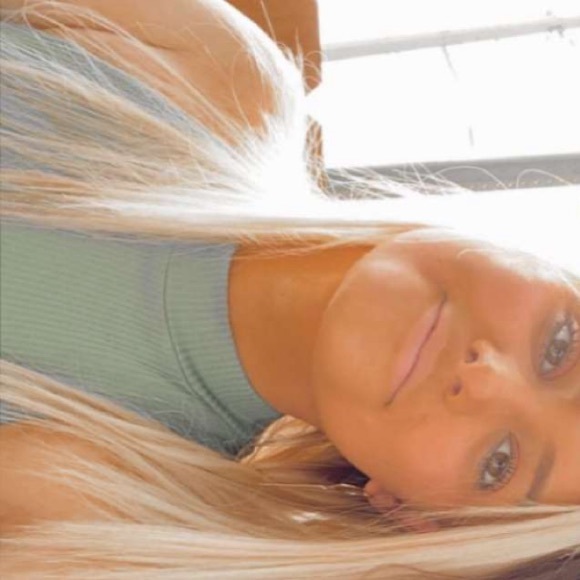 Seamless halter top in teal and yellow - Picture 8 of 10